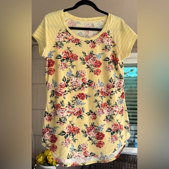 Tops - Yellow and Red Graphic Short Sleeve Tee